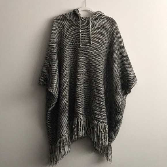 Poncho - Picture 1 of 4